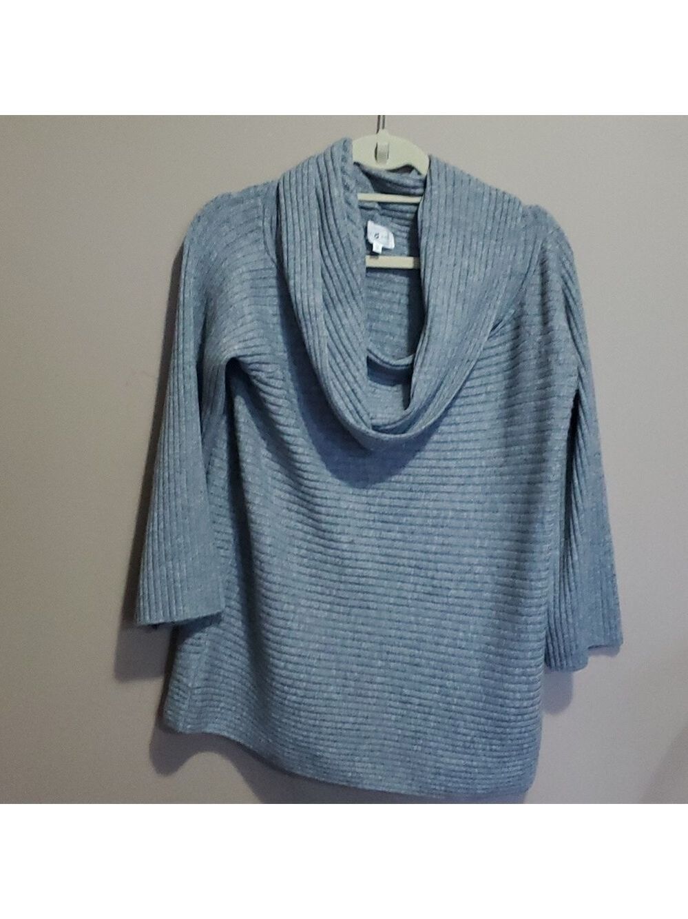 Lou grey sweater size medium